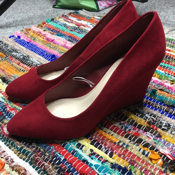 wide fit red wedges